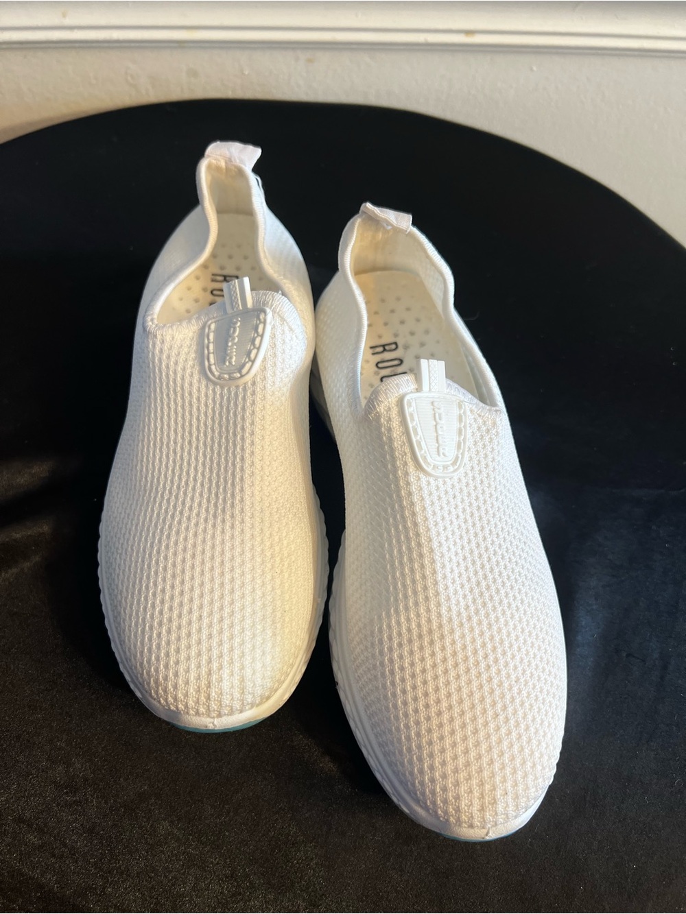 Women’s Rouge slip on Sneakers size 7